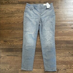 NWT - CHICOs women’s Light Gray Jeans
